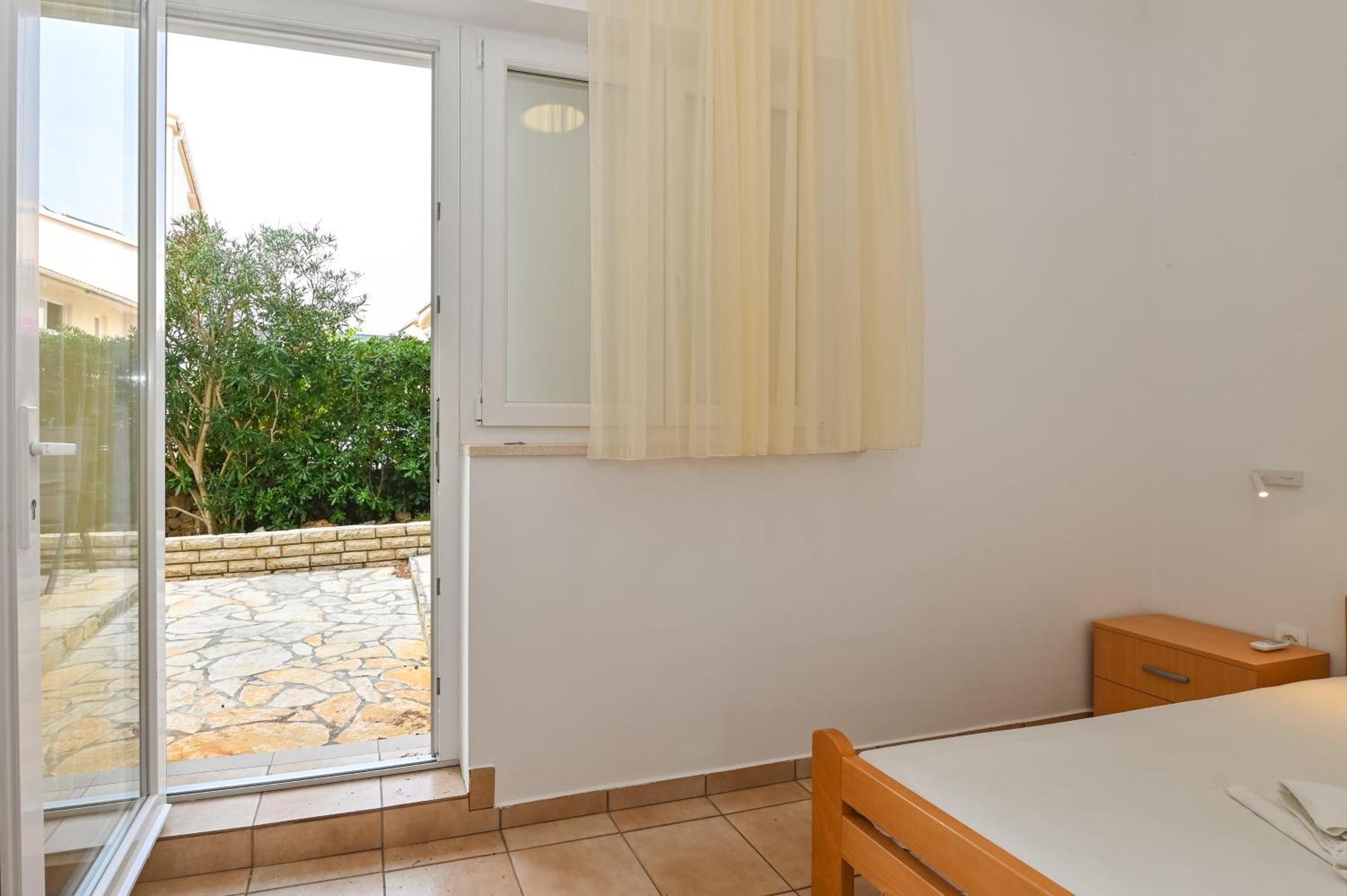 Seagull Pool Apartments & Studios Novalja Rom bilde