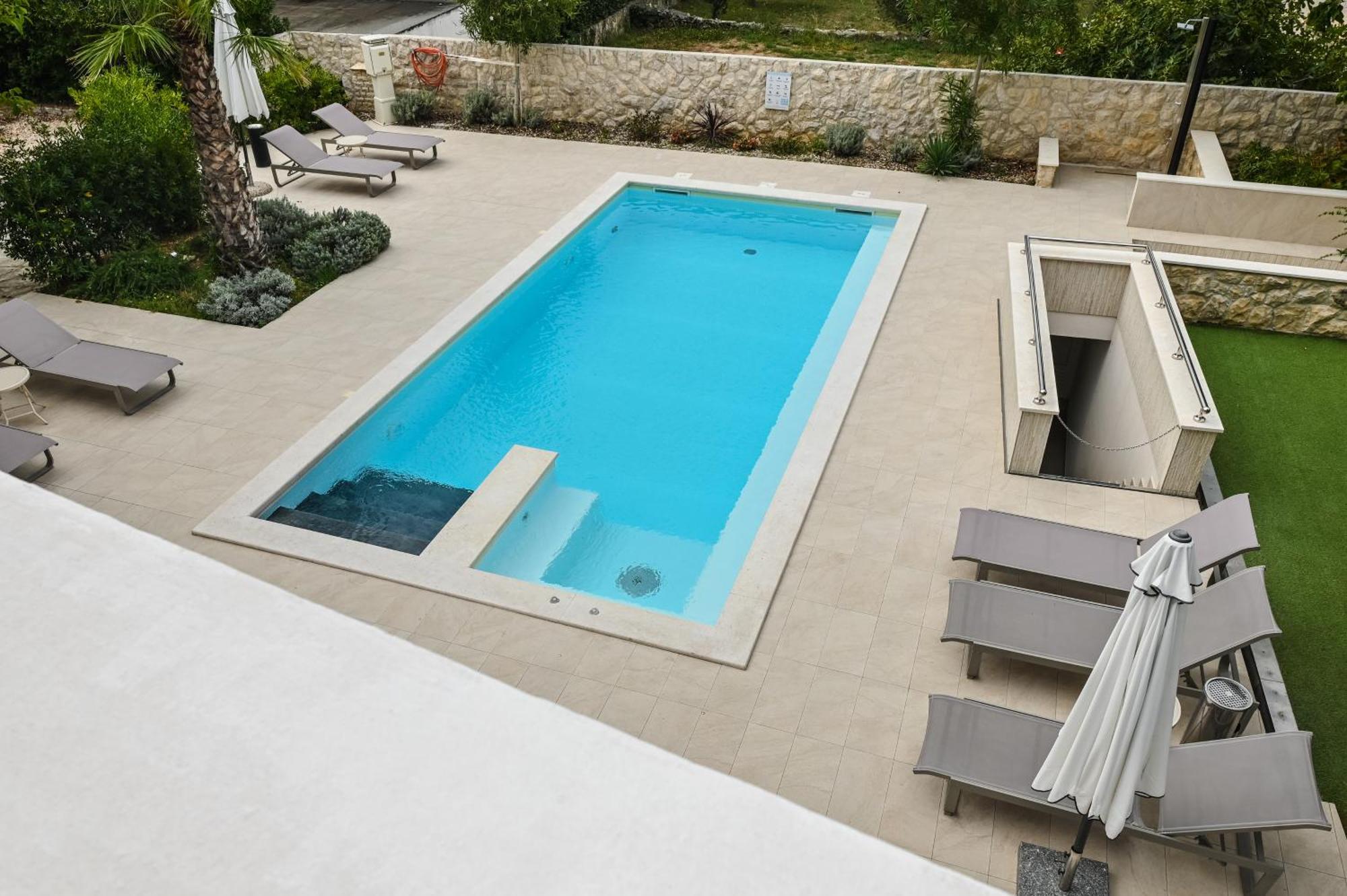 Seagull Pool Apartments & Studios Novalja Rom bilde